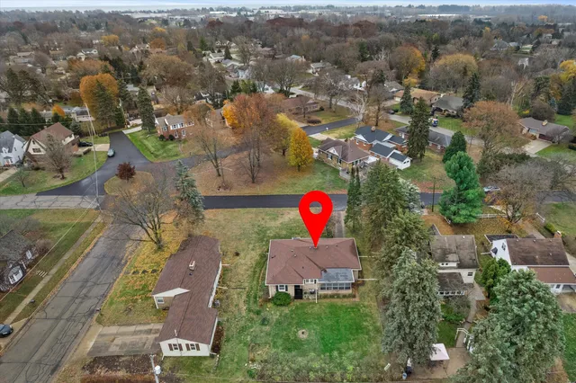 $289,000 | 3410 North Elmwood Drive, Elmwood Park, WI 53405