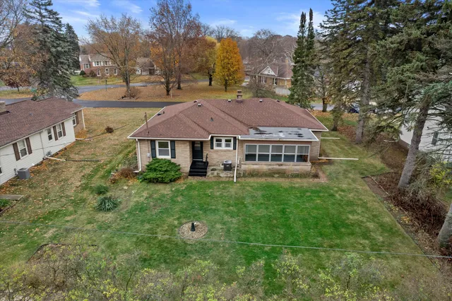 $289,000 | 3410 North Elmwood Drive, Elmwood Park, WI 53405