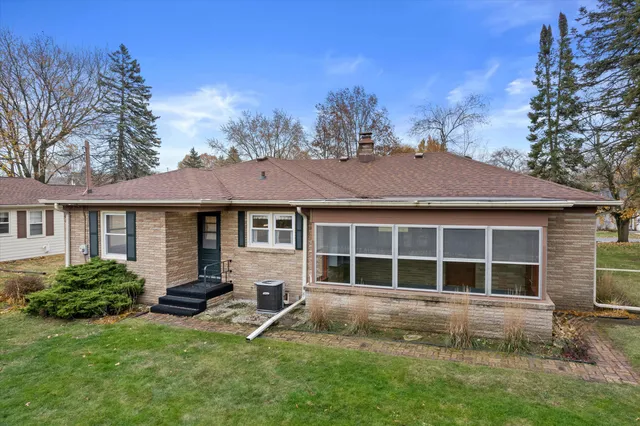 $289,000 | 3410 North Elmwood Drive, Elmwood Park, WI 53405