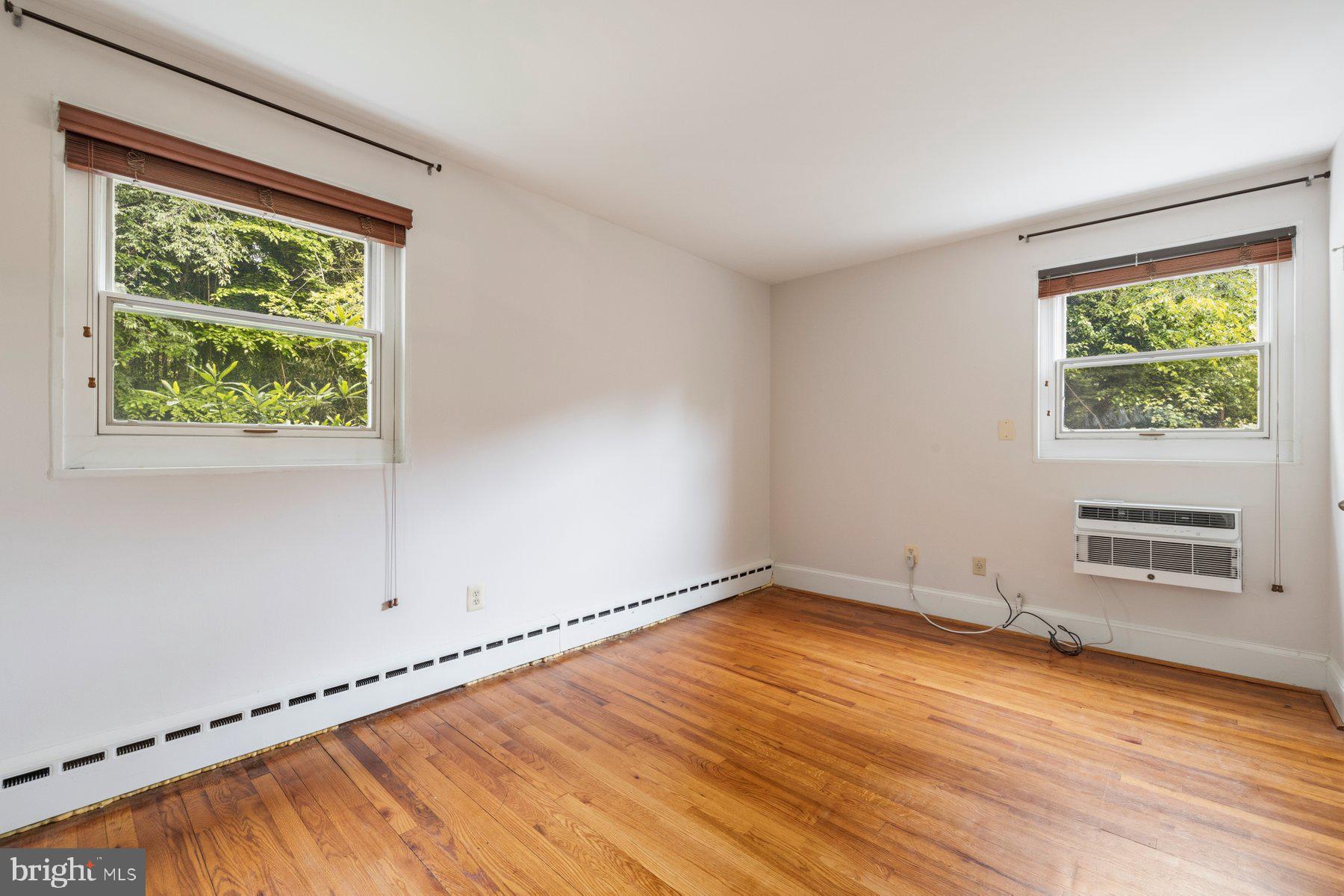 4595 MacArthur Boulevard Northwest, Unit 4 Washington, DC 20007 - Photo 19 of 34