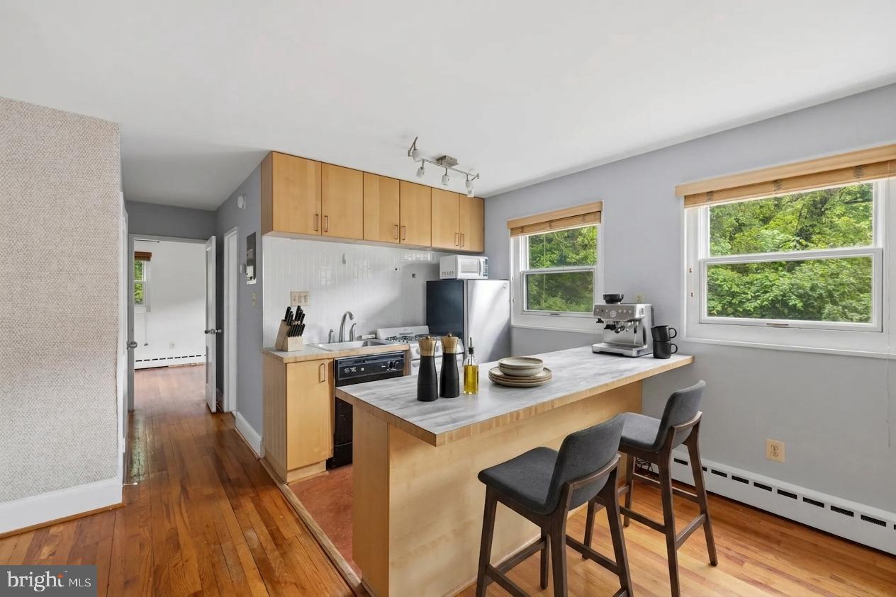 4595 MacArthur Boulevard Northwest, Unit 4 Washington, DC 20007 - Photo 4 of 34