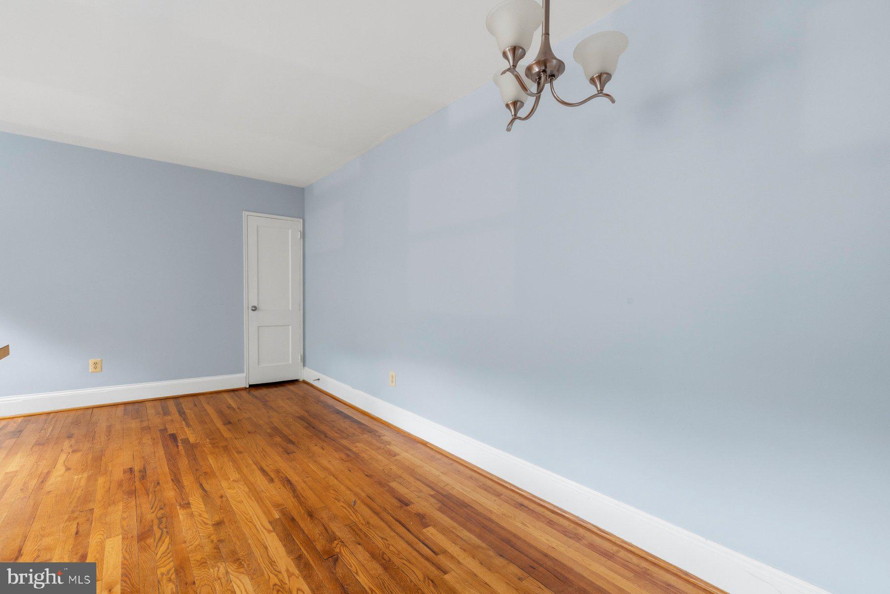 4595 MacArthur Boulevard Northwest, Unit 4 Washington, DC 20007 - Photo 10 of 34