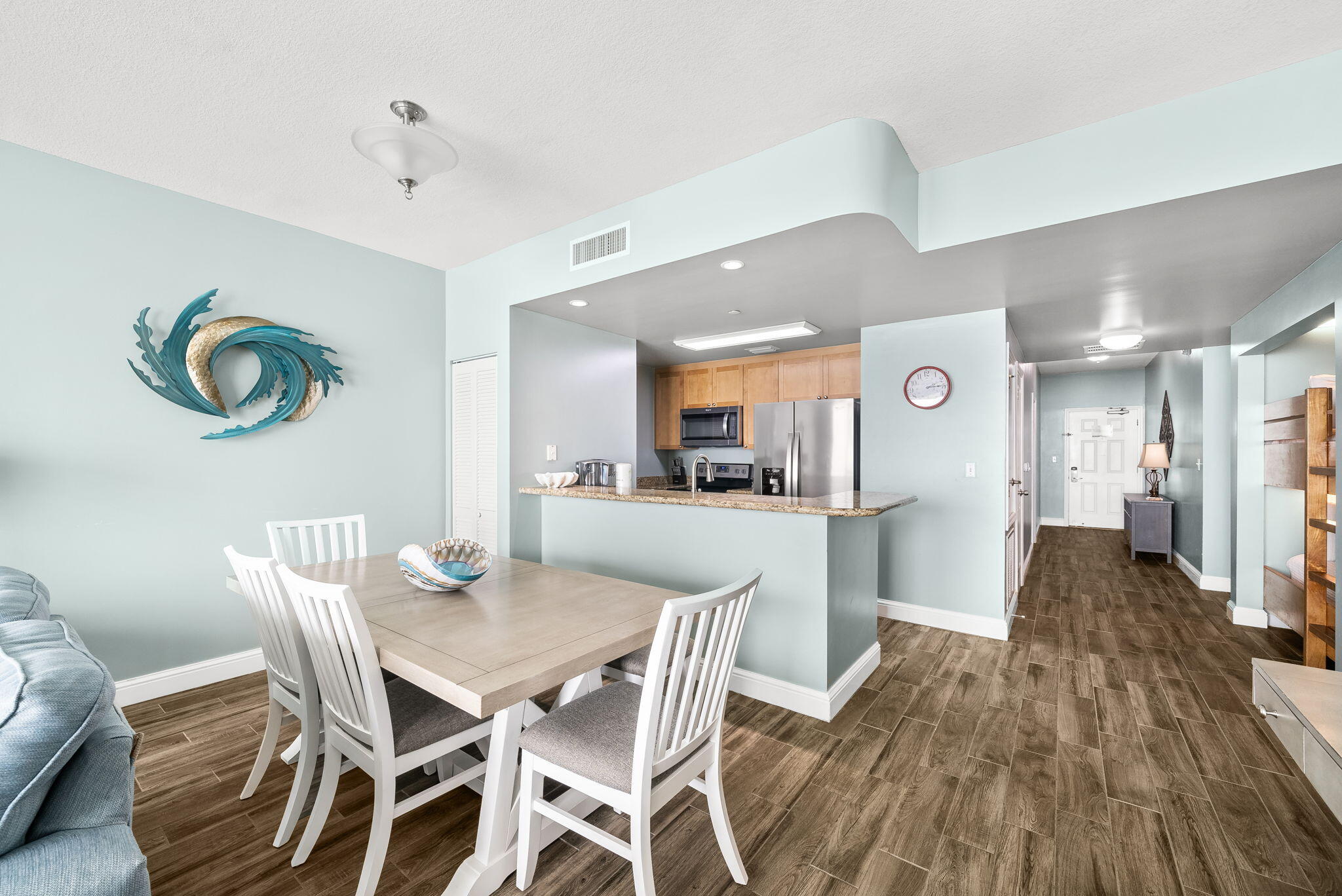 15625 Front Beach Road, Unit 1004 Panama City Beach, FL 32413 - Photo 14 of 42 Dining & Kitchen Area