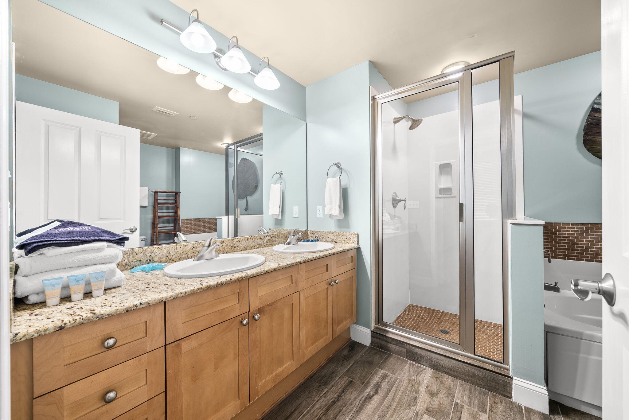 15625 Front Beach Road, Unit 1004 Panama City Beach, FL 32413 - Photo 21 of 42 Master Bath