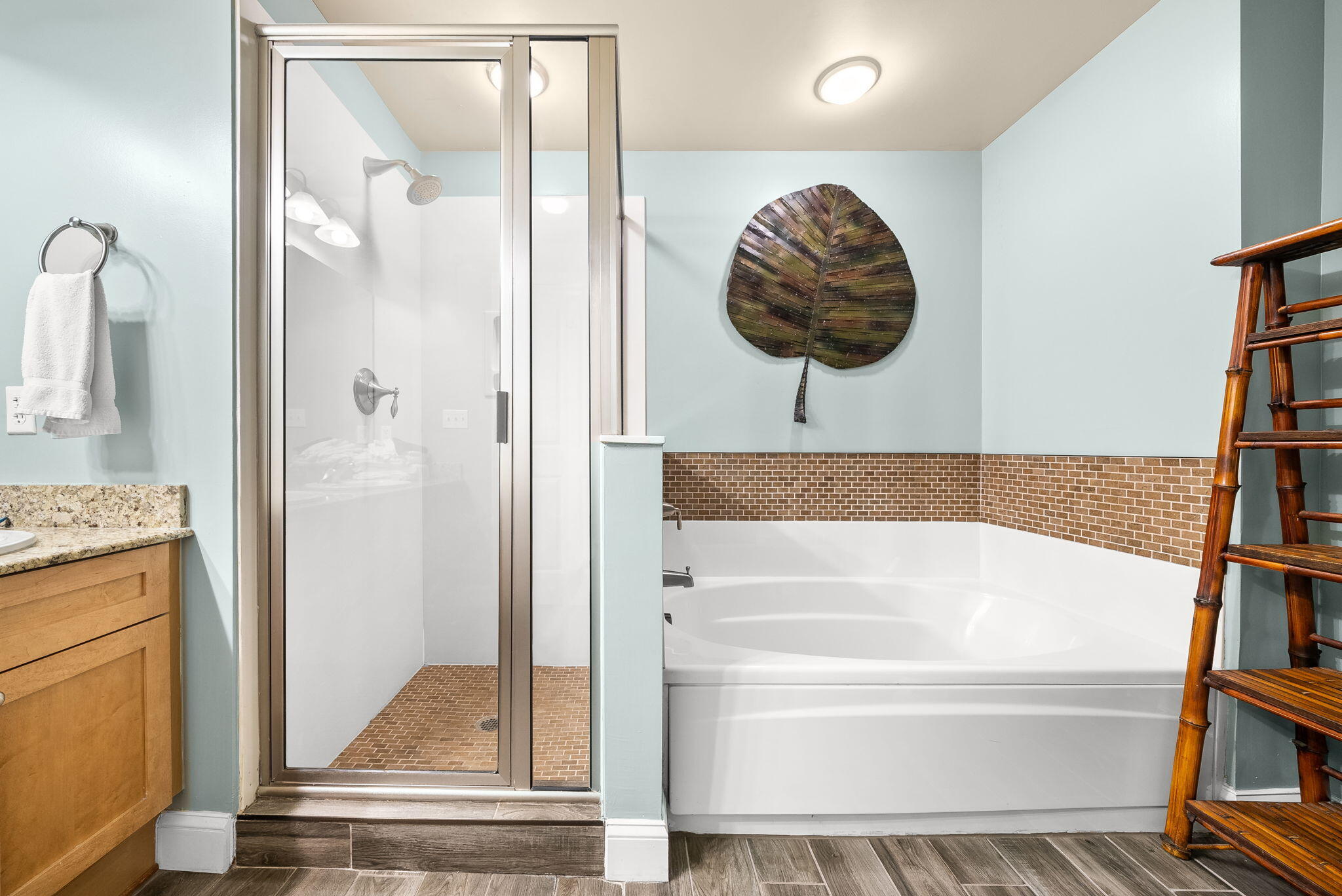 15625 Front Beach Road, Unit 1004 Panama City Beach, FL 32413 - Photo 22 of 42 Master Bath