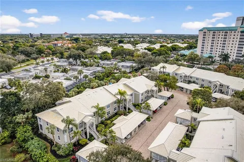 $599,000 | 5899 Chanteclair Drive, Unit 211, Naples, FL 34108