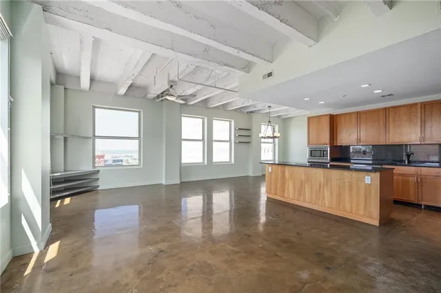 $399,950 | 21 West 10th Street, Unit 11C, Kansas City, MO 64105