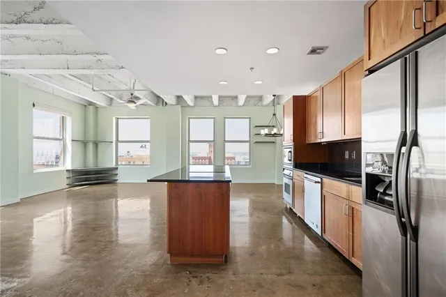 $399,950 | 21 West 10th Street, Unit 11C, Kansas City, MO 64105