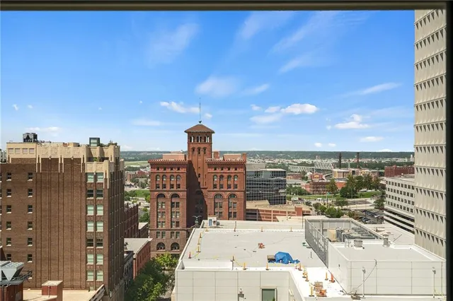 $399,950 | 21 West 10th Street, Unit 11C, Kansas City, MO 64105