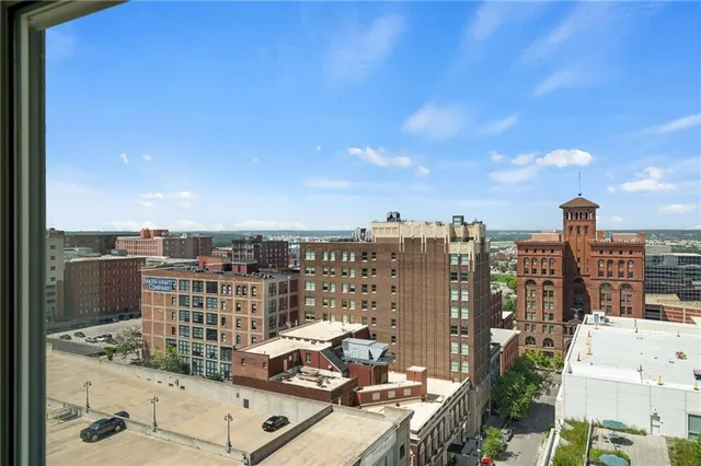 $399,950 | 21 West 10th Street, Unit 11C, Kansas City, MO 64105