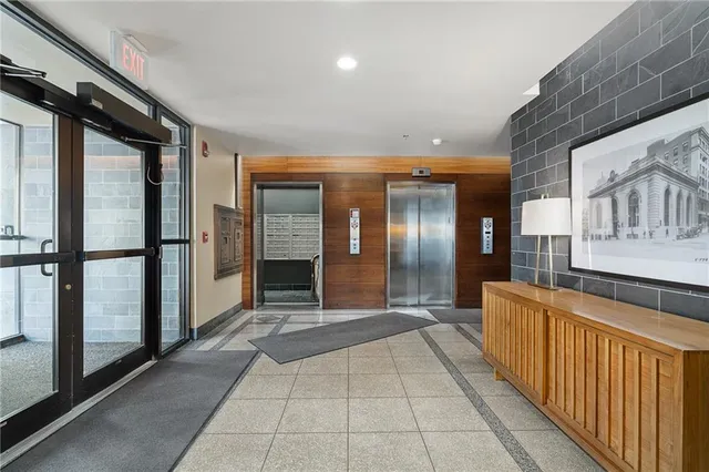 $399,950 | 21 West 10th Street, Unit 11C, Kansas City, MO 64105