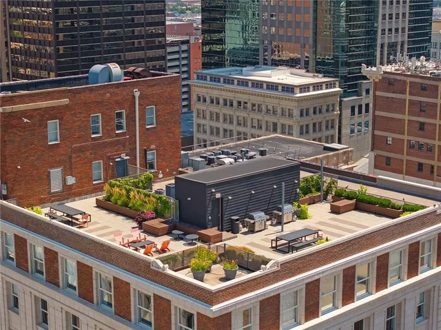 $399,950 | 21 West 10th Street, Unit 11C, Kansas City, MO 64105