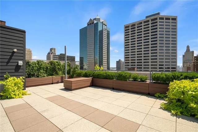 $399,950 | 21 West 10th Street, Unit 11C, Kansas City, MO 64105