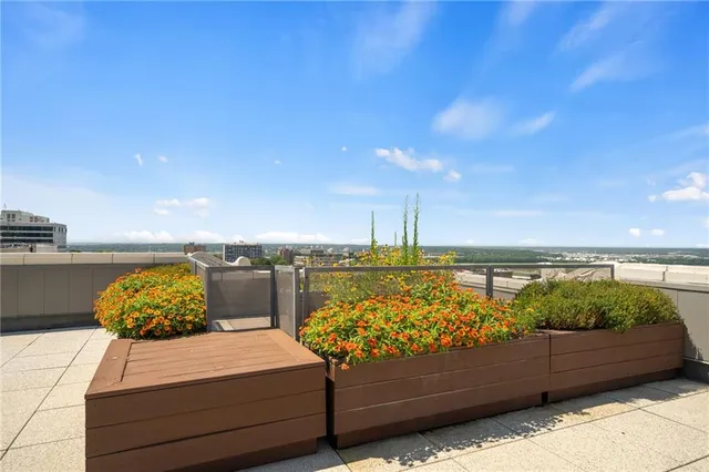 $399,950 | 21 West 10th Street, Unit 11C, Kansas City, MO 64105