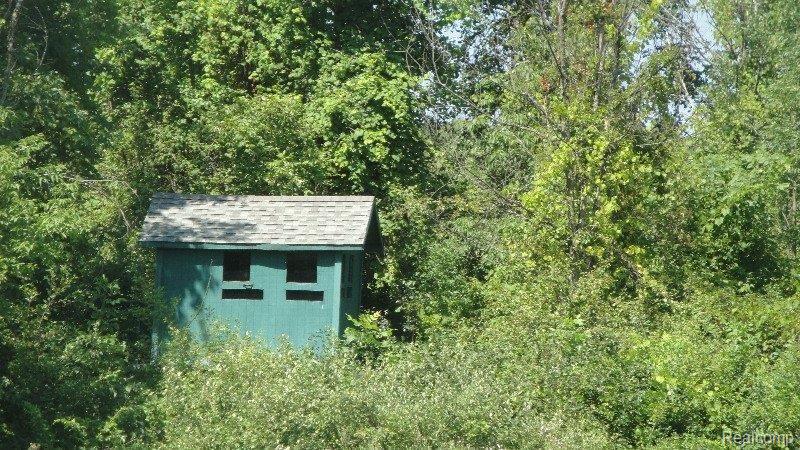 2210 West Brocker Road Metamora, MI 48455 - Photo 9 of 32 Hunting Blind with Electricity.j