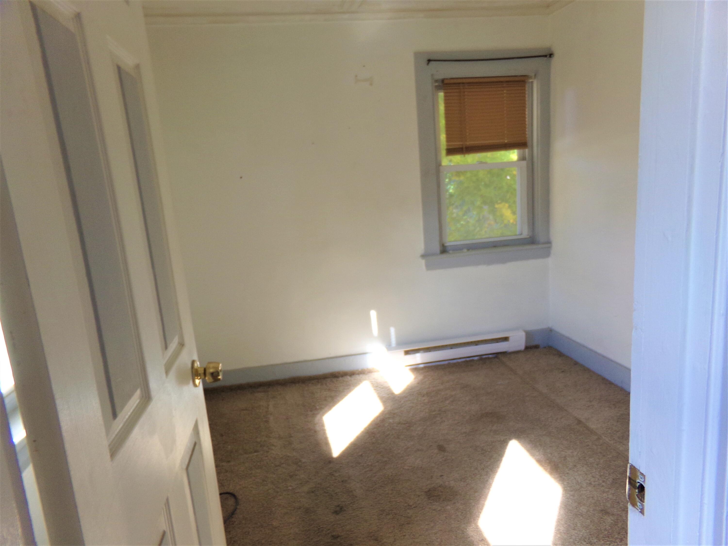 22 Pleasant Street Springvale, ME 04083 - Photo 10 of 25 116_8330 (2)