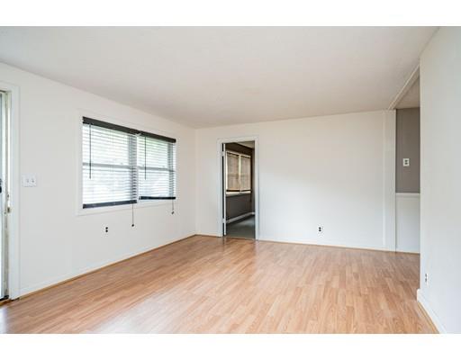 96 Vincent Street Springfield, MA 01129 - Photo 5 of 24
