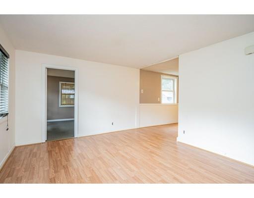 96 Vincent Street Springfield, MA 01129 - Photo 6 of 24