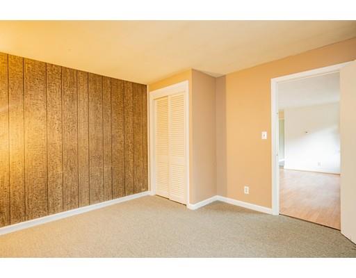 96 Vincent Street Springfield, MA 01129 - Photo 8 of 24