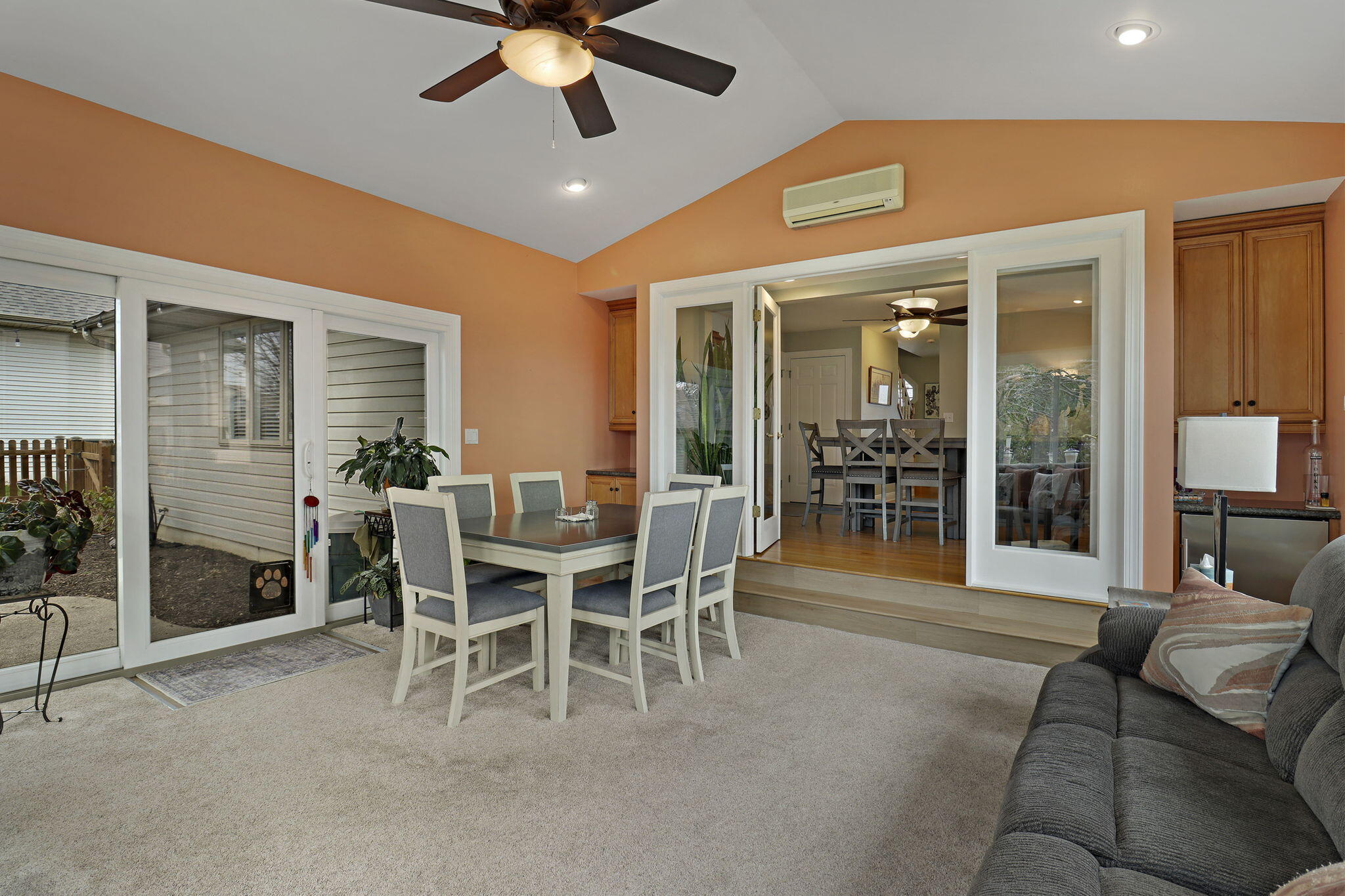 5103 24th Place Kenosha, WI 53144 - Photo 13 of 32 Sun Room