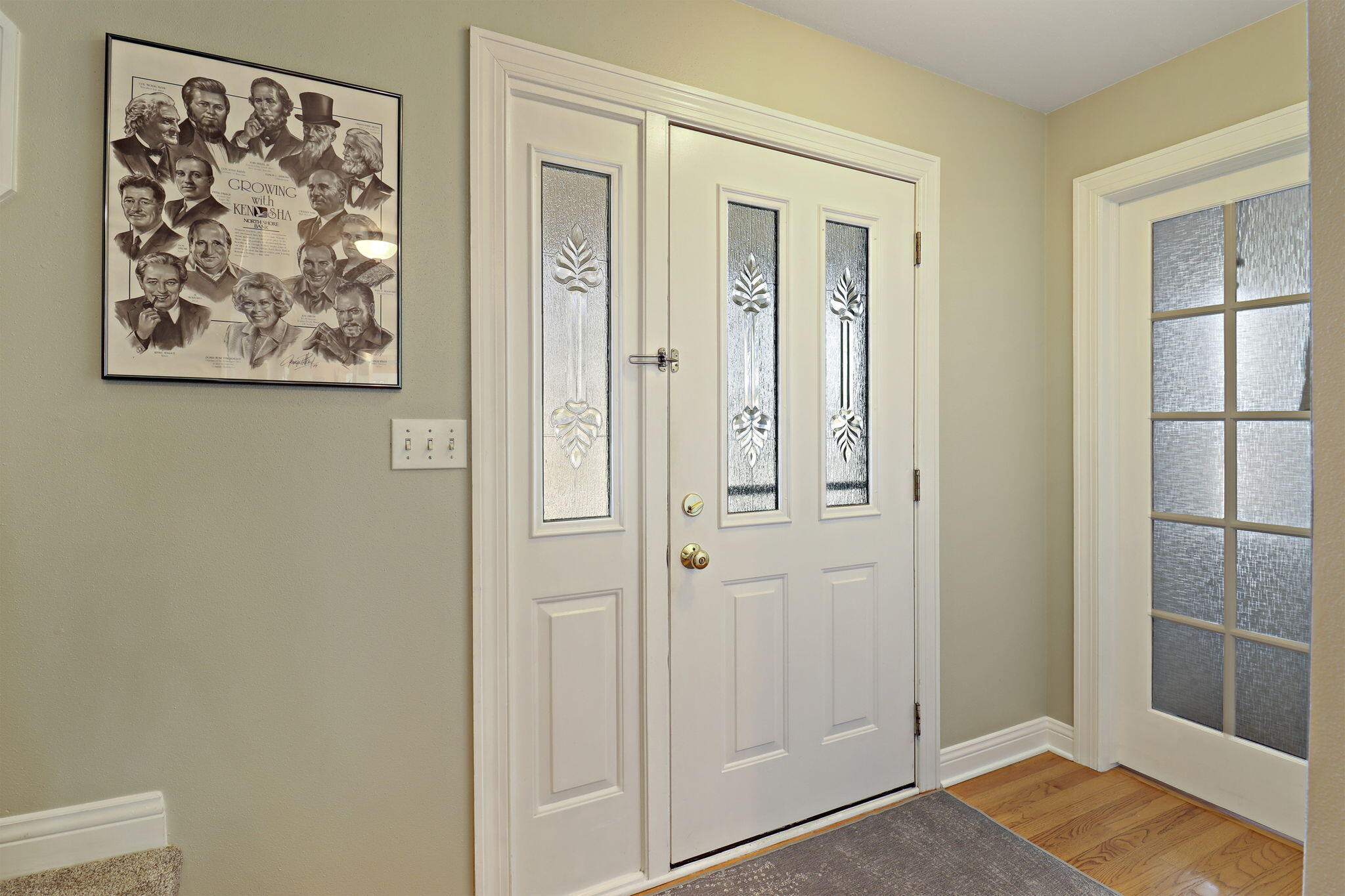 5103 24th Place Kenosha, WI 53144 - Photo 3 of 32 Foyer