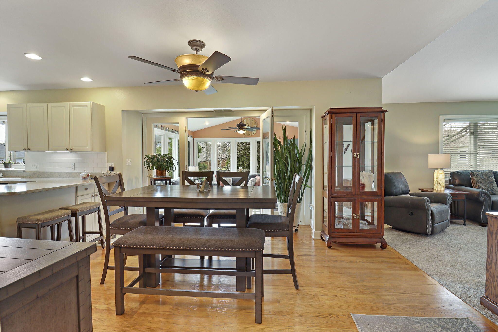 5103 24th Place Kenosha, WI 53144 - Photo 4 of 32 Dinette