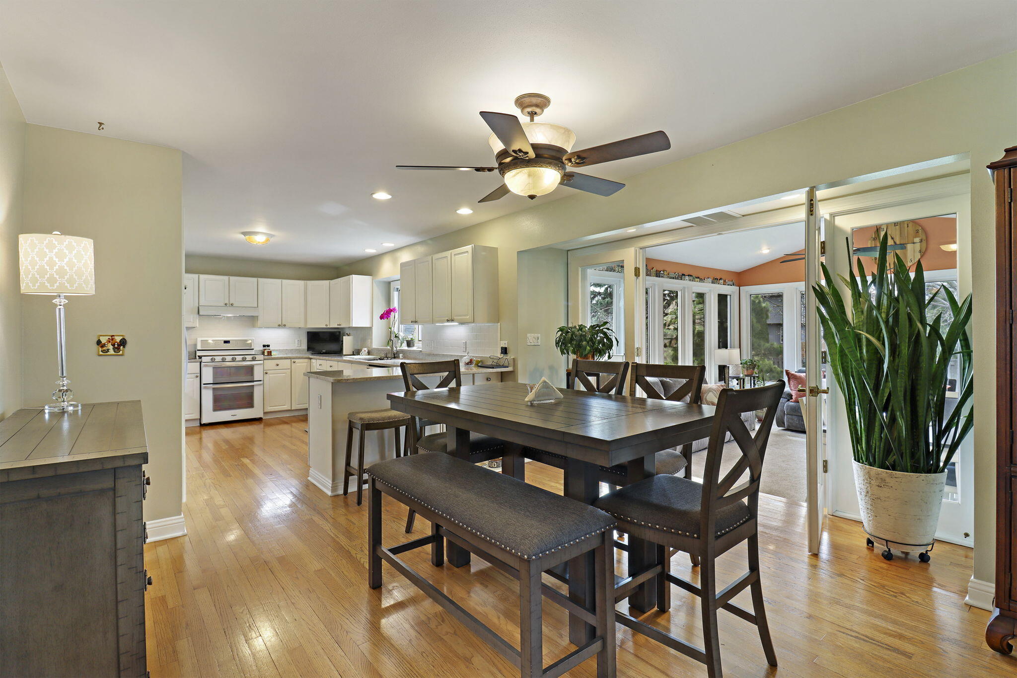 5103 24th Place Kenosha, WI 53144 - Photo 5 of 32 Dinette