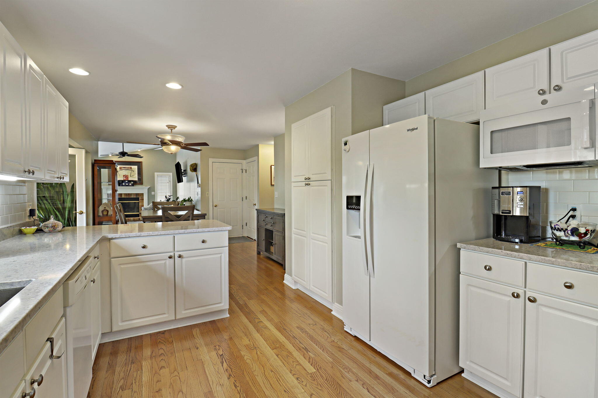 5103 24th Place Kenosha, WI 53144 - Photo 8 of 32 Kitchen