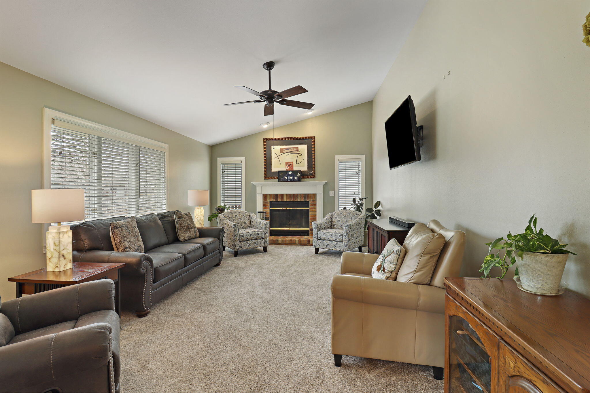 5103 24th Place Kenosha, WI 53144 - Photo 10 of 32 Great Room