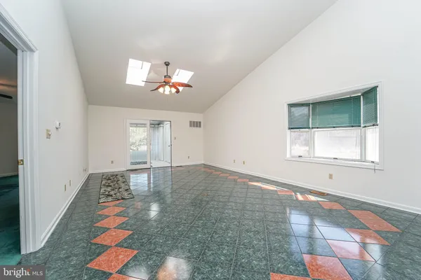 $375,000 | 7009 Bridgepointe Drive, Chester, MD 21619