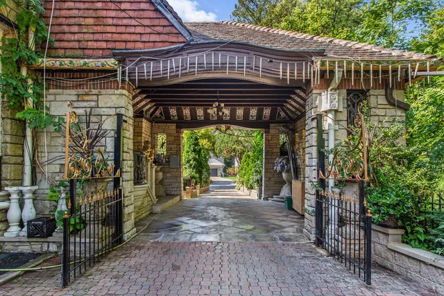 a view of porch with patio