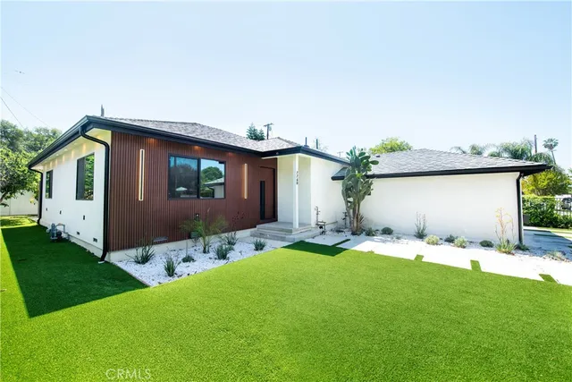 $4,200 | 7760 Independence Avenue, Canoga Park, CA 91304