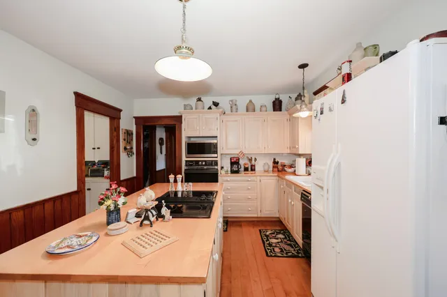 $2,200,000 | 22 Abberton Road, Canterbury, NH 03224