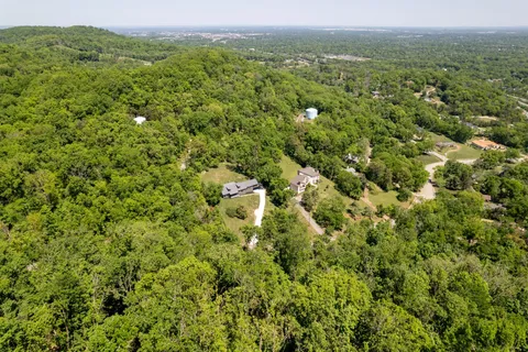 $1,800,000 | 860 Lakemont Drive, Nashville, TN 37220