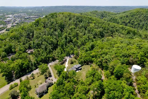 $1,800,000 | 860 Lakemont Drive, Nashville, TN 37220