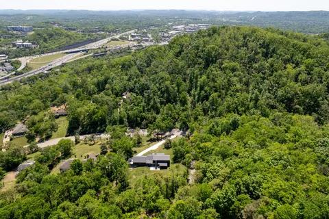$1,800,000 | 860 Lakemont Drive, Nashville, TN 37220