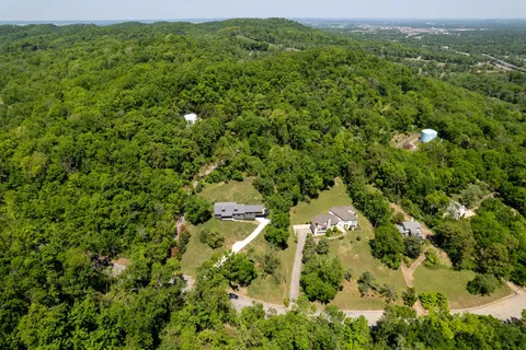 $1,800,000 | 860 Lakemont Drive, Nashville, TN 37220