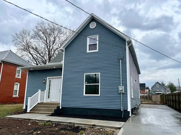 $260,000 | 915 Clay Street, Huntingburg, IN 47542