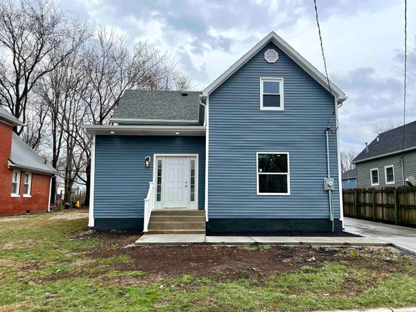 $260,000 | 915 Clay Street, Huntingburg, IN 47542