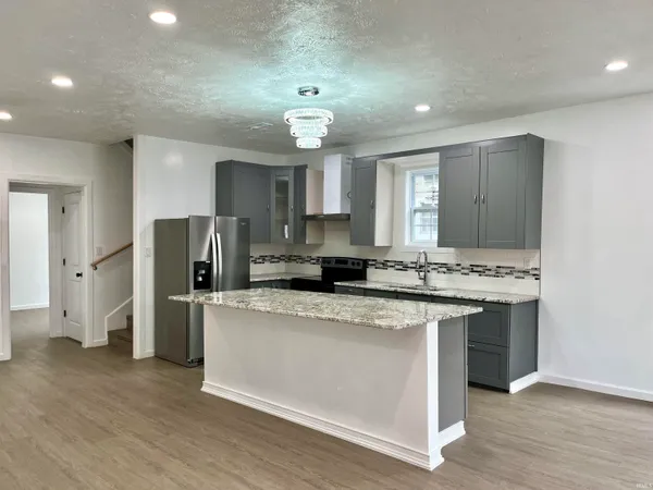 $260,000 | 915 Clay Street, Huntingburg, IN 47542
