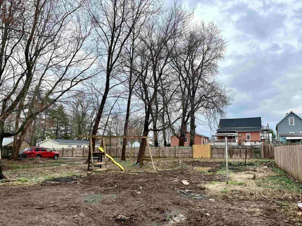 $260,000 | 915 Clay Street, Huntingburg, IN 47542