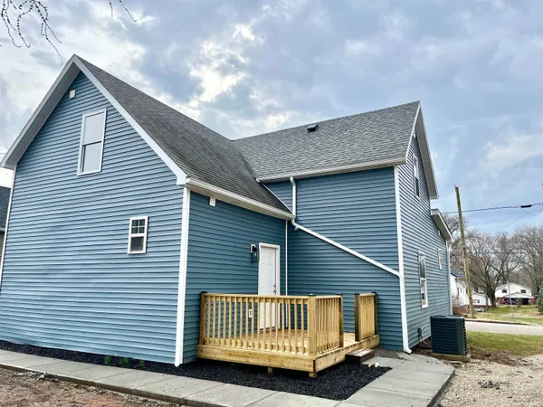 $260,000 | 915 Clay Street, Huntingburg, IN 47542