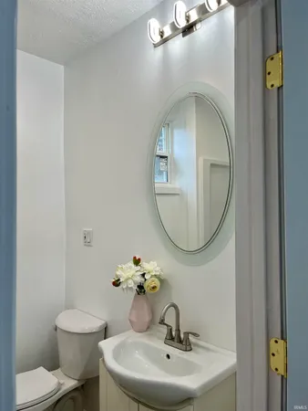 $260,000 | 915 Clay Street, Huntingburg, IN 47542