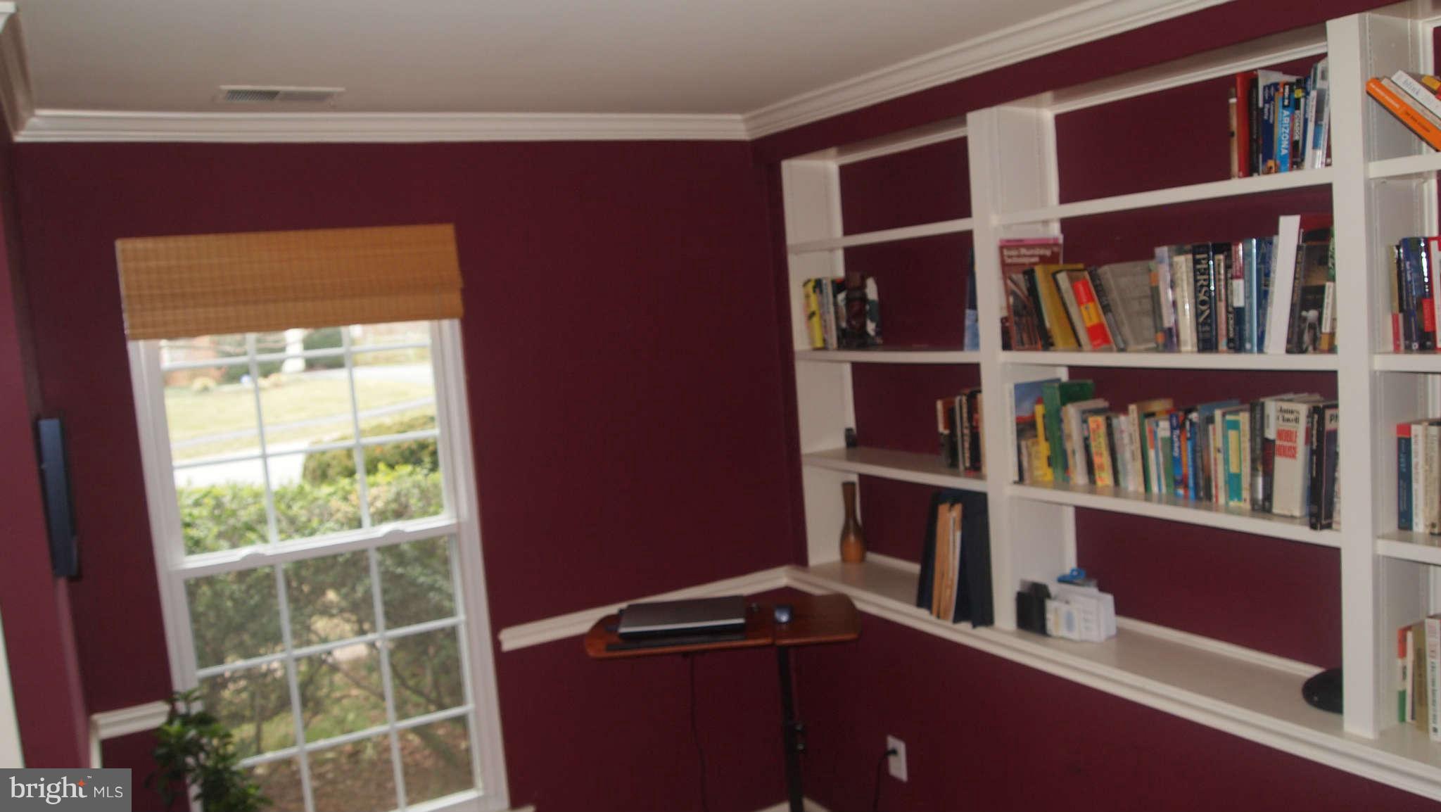 104 Minor Road Sterling, VA 20165 - Photo 11 of 30 Library