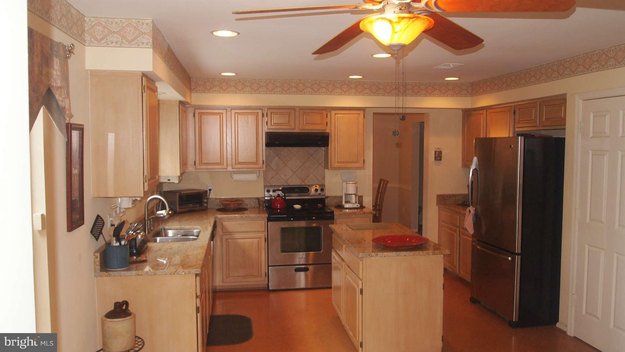 104 Minor Road Sterling, VA 20165 - Photo 8 of 30 Kitchen