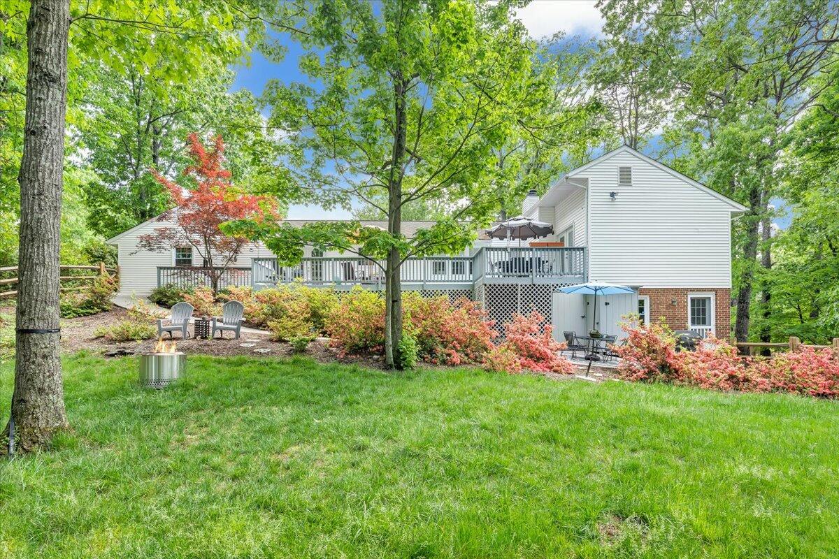 5249 Falcon Ridge Road Roanoke, VA 24018 - Photo 53 of 58 a front view of a house with garden