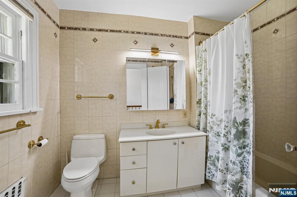157 Sussex Road Tenafly, NJ 07670 - Photo 29 of 50