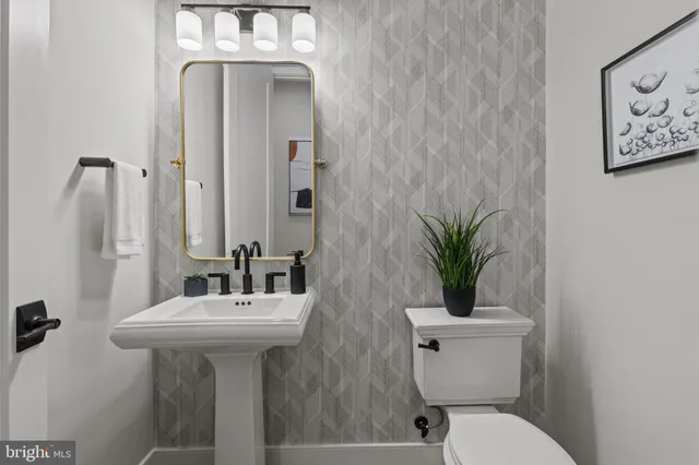 $2,765,000 | 6511 Ivy Hill Drive, McLean, VA 22101