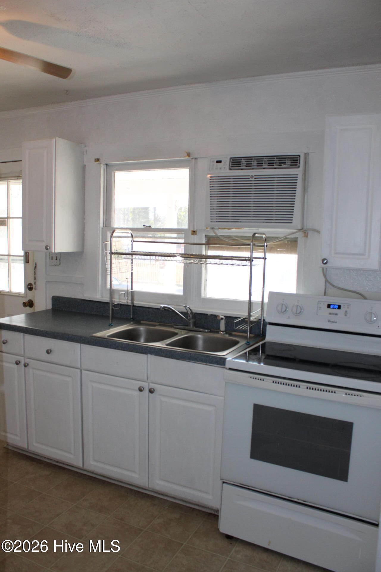 502 East Main Street Havelock, NC 28532 - Photo 3 of 6 IMG_3271