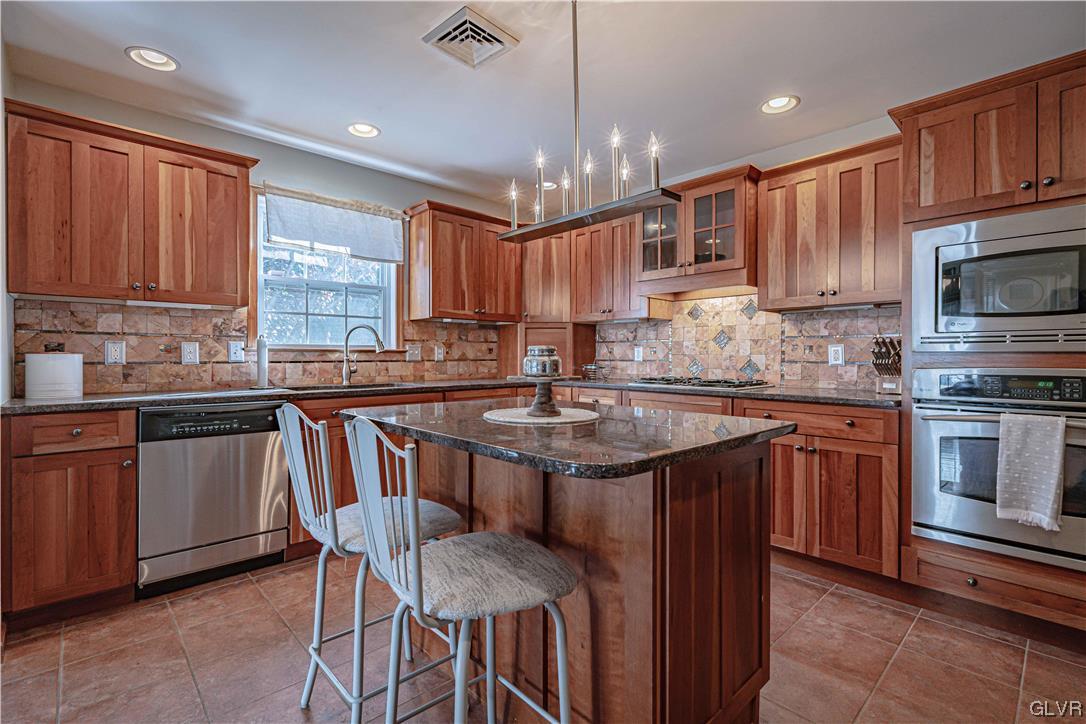 4174 Ross Road Bethlehem, PA 18020 - Photo 14 of 45 Gallery Image 14